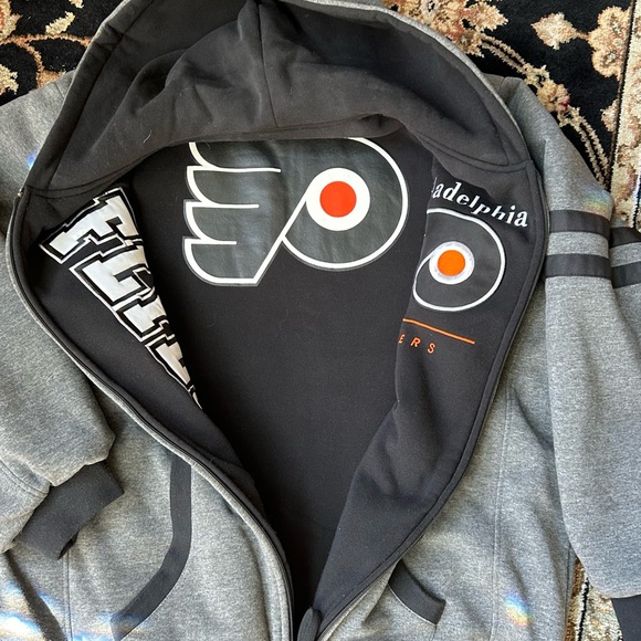 Men’s Philadelphia Flyers reversible heavy weight fleece hoodie. Gray/Black - Picture 5 of 10